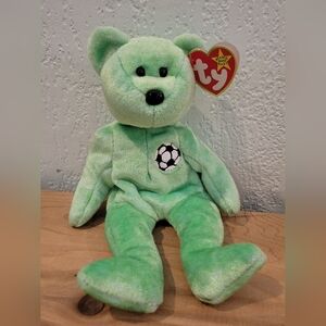 Ty Beanie Baby "Kicks" Green Plush Bear with Soccer Patch